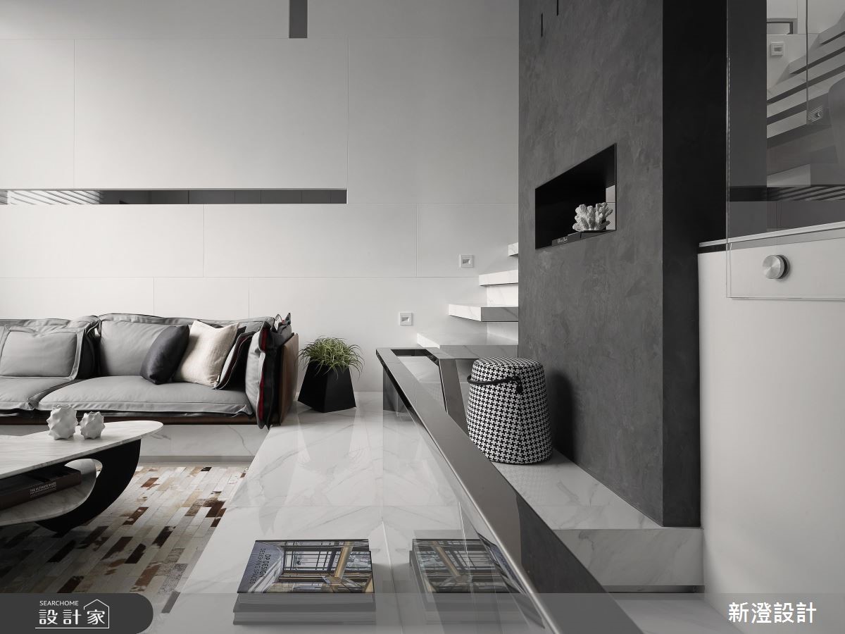 75 坪的現代風住宅，為坐東朝西的私人獨棟透天別墅，